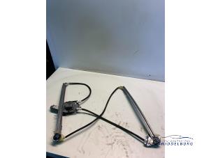 Begagnade Fönstermekanism, 4-dörrars, höger fram Renault Laguna II Grandtour (KG) 1.8 16V Pris € 33,00 Marginaltabell erbjuds av Autodemontagebedrijf Middelburg B.V
