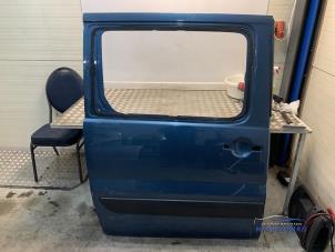 Begagnade Skjutdörr, höger Citroen Jumpy (G9) 2.0 HDI 120 16V Pris € 125,00 Marginaltabell erbjuds av Autodemontagebedrijf Middelburg B.V