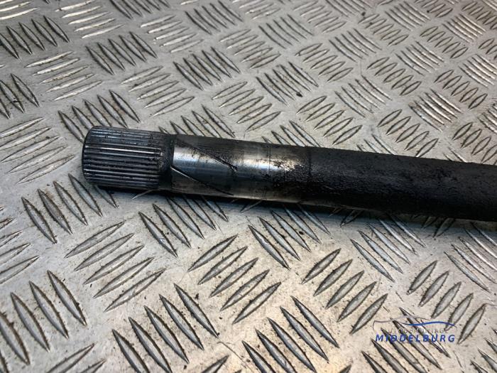 Drivaxel, höger fram från en Opel Movano (4A1; 4A2; 4B2; 4B3; 4C2; 4C3) 1.9 CDTI 2004