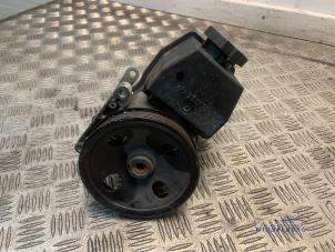 Gebruikte Stuurbekrachtiging Pomp Mercedes SLK (R170) 2.0 200 16V Prijs € 21,00 Margeregeling aangeboden door Autodemontagebedrijf Middelburg B.V