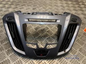 Begagnade Luftmunstycke, instrumentbräda Ford Transit Custom 2.2 TDCi 16V Pris € 46,00 Marginaltabell erbjuds av Autodemontagebedrijf Middelburg B.V