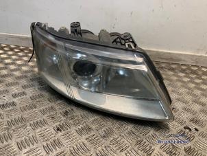 Używane Reflektor prawy Saab 9-3 Sport Estate (YS3F) 1.8t 16V Cena € 79,00 Procedura marży oferowane przez Autodemontagebedrijf Middelburg B.V