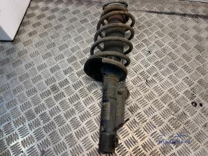 Begagnade Stötdämparstång, vänster fram Ford Transit Connect 1.8 TDCi 90 DPF Pris € 25,00 Marginaltabell erbjuds av Autodemontagebedrijf Middelburg B.V