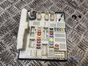 Begagnade Säkringsbox Renault Scénic II (JM) 1.9 dCi 130 Pris € 43,00 Marginaltabell erbjuds av Autodemontagebedrijf Middelburg B.V