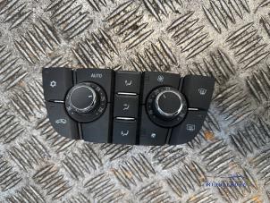 Używane Panel sterowania nagrzewnicy Opel Astra J (PC6/PD6/PE6/PF6) 1.6 CDTI 16V Cena € 29,00 Procedura marży oferowane przez Autodemontagebedrijf Middelburg B.V