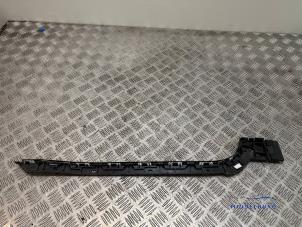 Gebruikte Bumpersteun links-achter Mercedes Vito Tourer (447.7) 2.0 114 CDI 16V Prijs € 14,00 Margeregeling aangeboden door Autodemontagebedrijf Middelburg B.V