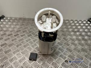 Używane Elektryczna pompa paliwa BMW 1 serie (E87/87N) 118i 16V Cena € 18,00 Procedura marży oferowane przez Autodemontagebedrijf Middelburg B.V