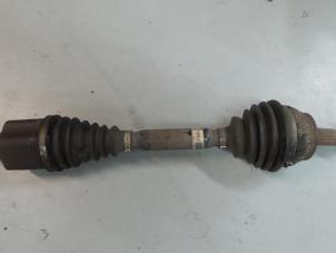 Begagnade Drivaxel, vänster fram Alfa Romeo Giulietta (940) 2.0 JTDm 16V 140 Pris € 135,00 Marginaltabell erbjuds av A.T.S. van de Wiel