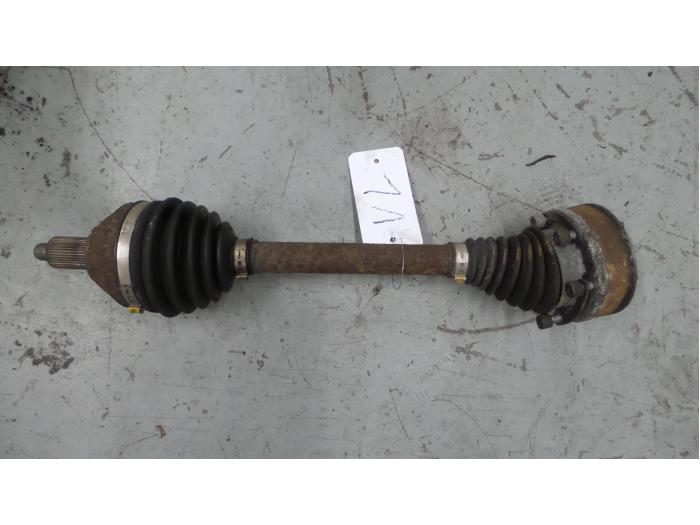 Drivaxel, vänster fram från en Seat Ibiza ST (6J8) 1.2 TDI Ecomotive 2013