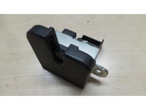 Begagnade Låsspärr, baklucka Seat Mii 1.0 12V Pris € 40,00 Marginaltabell erbjuds av A.T.S. van de Wiel