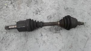 Begagnade Drivaxel, vänster fram Alfa Romeo 166 2.4 JTD 20V Pris € 100,00 Marginaltabell erbjuds av A.T.S. van de Wiel