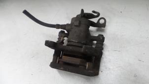 Gebruikte Remklauw (Tang) links-achter Alfa Romeo GT (937) 2.0 JTS 16V Prijs € 55,00 Margeregeling aangeboden door A.T.S. van de Wiel