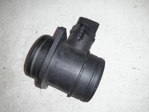 Begagnade Luftflödesmätare Volkswagen Caddy III (2KA,2KH,2CA,2CH) Pris € 45,00 Marginaltabell erbjuds av A.T.S. van de Wiel