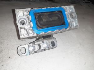 Gebruikte Motorsteun Volkswagen Caddy III (2KA,2KH,2CA,2CH) 2.0 SDI Prijs € 40,00 Margeregeling aangeboden door A.T.S. van de Wiel