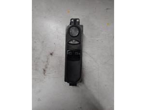 Gebruikte Elektrisch Raam Schakelaar Mercedes Sprinter 3,5t (906.63) 316 CDI 16V Prijs € 50,00 Margeregeling aangeboden door A.T.S. van de Wiel