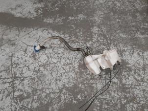 Begagnade Spolartank, vindruta Volkswagen Transporter T5 2.0 TDI BlueMotion Pris € 55,00 Marginaltabell erbjuds av A.T.S. van de Wiel