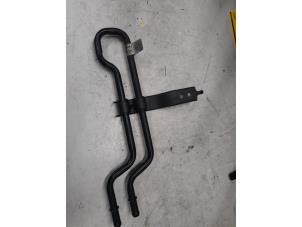 Begagnade Servostyrningsledning Fiat Doblo Cargo (263) 1.6 D Multijet Pris € 30,00 Marginaltabell erbjuds av A.T.S. van de Wiel