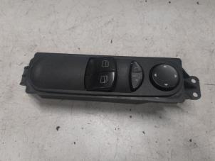 Gebruikte Combischakelaar ramen Mercedes Sprinter 3,5t (906.63) 310 CDI 16V Prijs € 50,00 Margeregeling aangeboden door A.T.S. van de Wiel