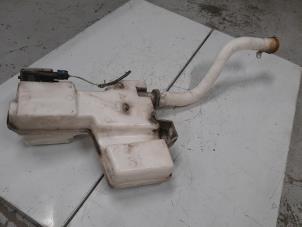 Gebruikte Ruitensproeiertank voor Renault Trafic (1FL/2FL/3FL/4FL) 1.6 dCi 95 Prijs € 45,00 Margeregeling aangeboden door A.T.S. van de Wiel