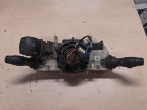 Begagnade Spak, rattstång Renault Master III (FV) 2.3 dCi 110 16V FWD Pris € 90,00 Marginaltabell erbjuds av A.T.S. van de Wiel