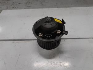 Begagnade Fläktmotor för uppvärmning och ventilation Alfa Romeo Giulietta (940) 1.75 TBI 16V QV Pris € 90,00 Marginaltabell erbjuds av A.T.S. van de Wiel
