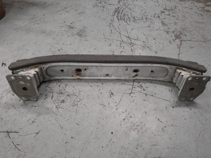 Främre stötfångarram från en Fiat Doblo Cargo (263) 1.6 D Multijet 2012