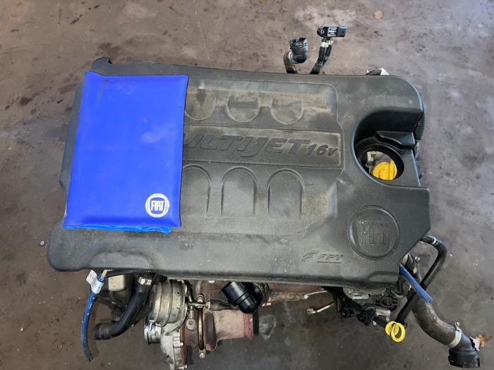 Motor från en Fiat Doblo Cargo (263) 1.6 D Multijet 2012