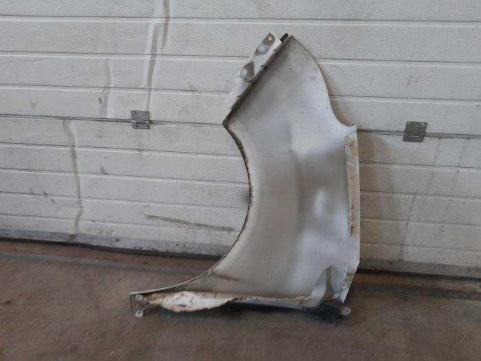 Framskärm, höger från en Fiat Doblo Cargo (263) 1.6 D Multijet 2012