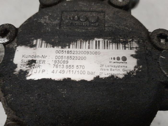 Servostyrningspump från en Fiat Doblo Cargo (263) 1.6 D Multijet 2012