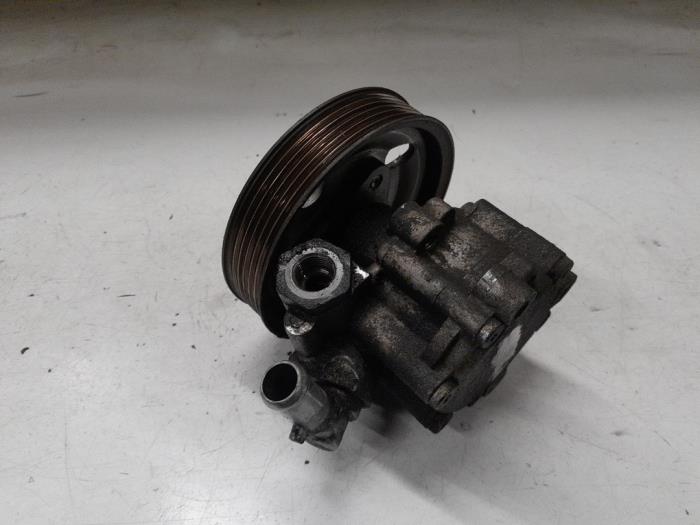 Servostyrningspump från en Fiat Doblo Cargo (263) 1.6 D Multijet 2012