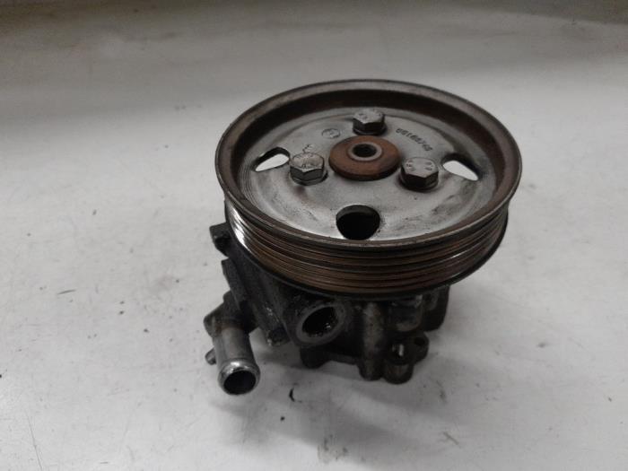 Servostyrningspump från en Fiat Doblo Cargo (263) 1.6 D Multijet 2012