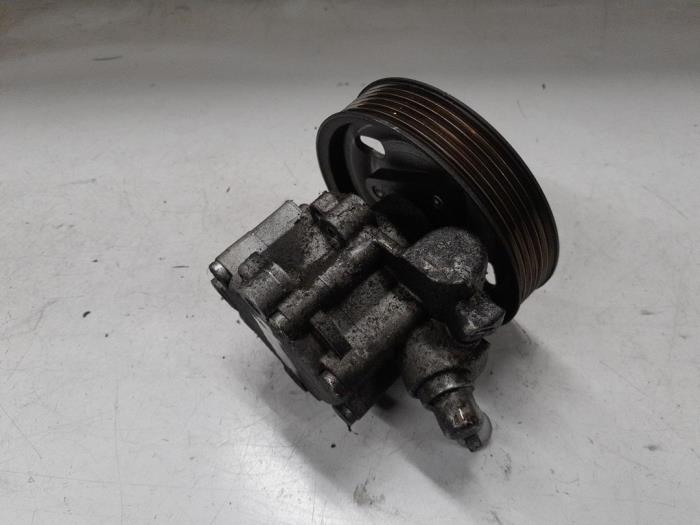 Servostyrningspump från en Fiat Doblo Cargo (263) 1.6 D Multijet 2012