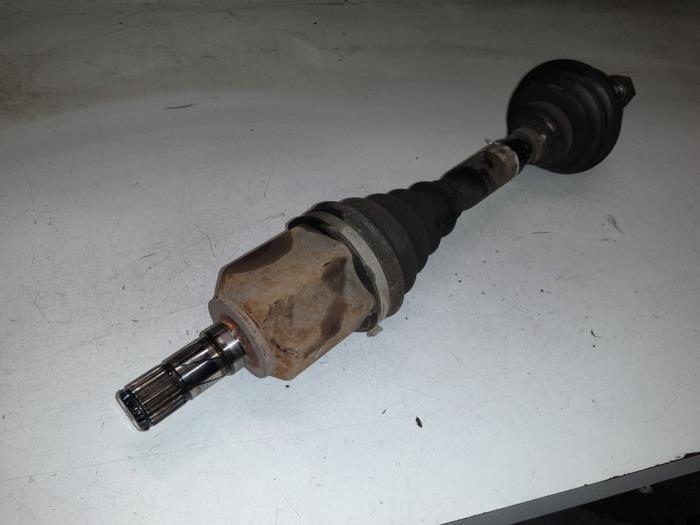 Drivaxel, vänster fram från en Fiat Doblo Cargo (263) 1.6 D Multijet 2012