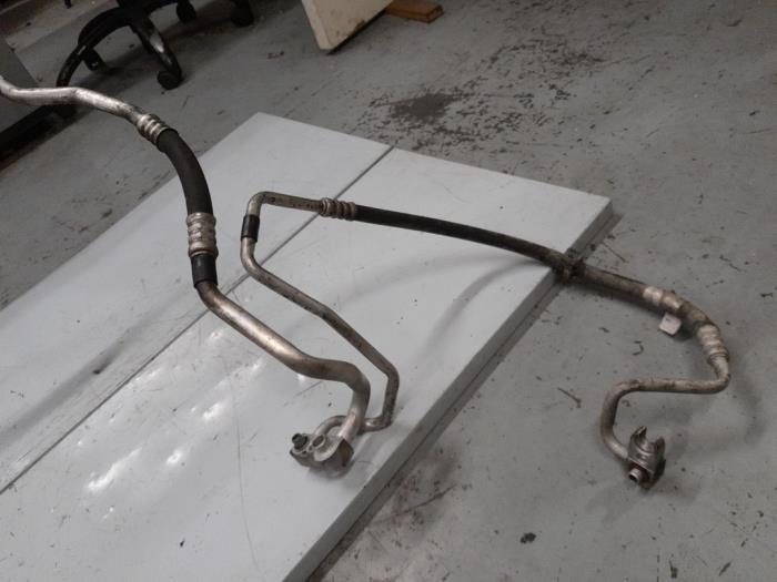 Luftkonditioneringsledning från en Fiat Doblo Cargo (263) 1.6 D Multijet 2012