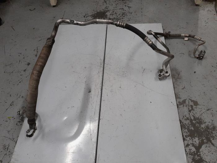 Luftkonditioneringsledning från en Fiat Doblo Cargo (263) 1.6 D Multijet 2012