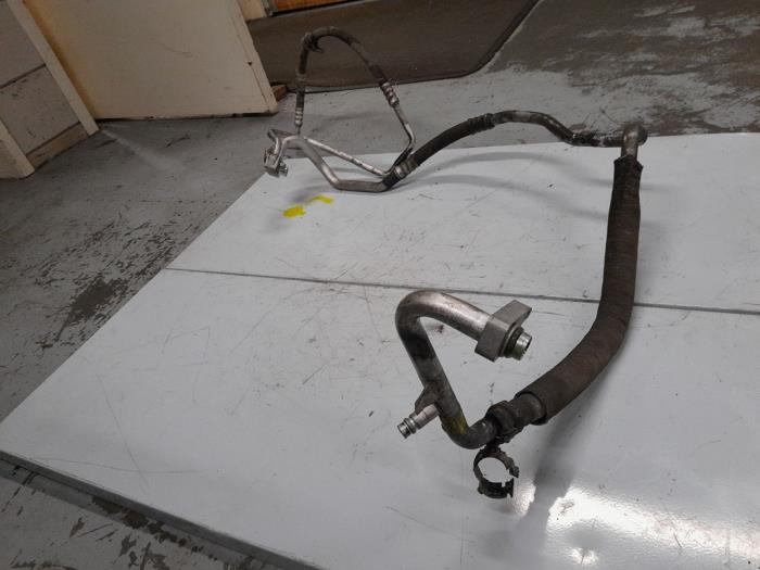 Luftkonditioneringsledning från en Fiat Doblo Cargo (263) 1.6 D Multijet 2012