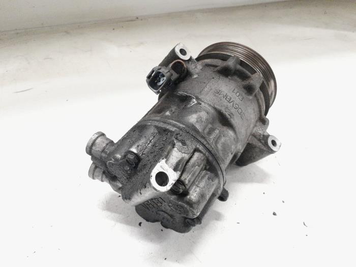 Luftkonditioneringspump från en Fiat Doblo Cargo (263) 1.6 D Multijet 2012