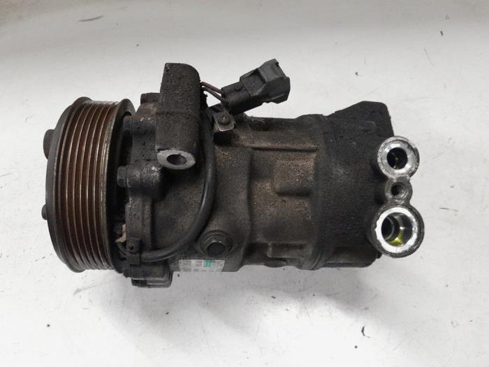 Luftkonditioneringspump från en Fiat Doblo Cargo (263) 1.6 D Multijet 2012