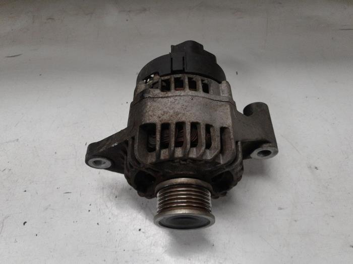 Dynamo från en Fiat Doblo Cargo (263) 1.6 D Multijet 2012