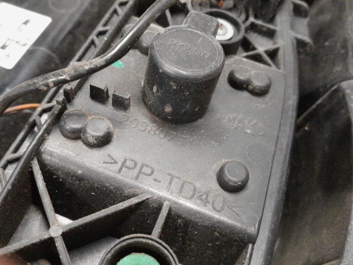 Baklykta, vänster från en Fiat Doblo Cargo (263) 1.6 D Multijet 2012