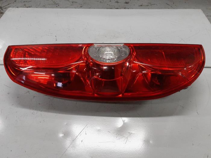 Baklykta, vänster från en Fiat Doblo Cargo (263) 1.6 D Multijet 2012