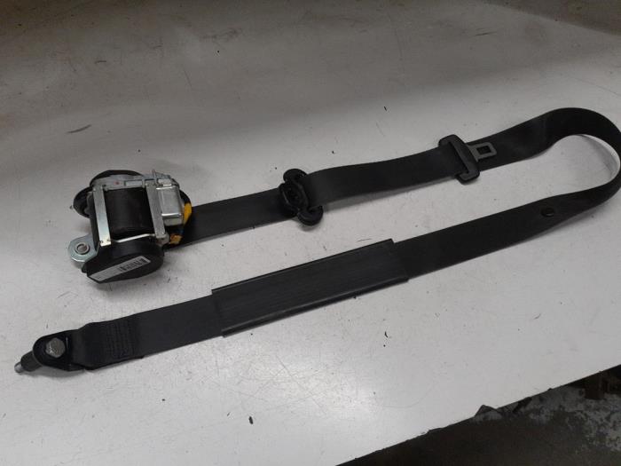 Främre säkerhetsbälte, vänster från en Fiat Doblo Cargo (263) 1.6 D Multijet 2012