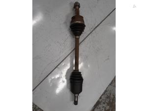 Begagnade Drivaxel, vänster fram Fiat 500C (312) 1.2 69 Pris € 45,00 Marginaltabell erbjuds av A.T.S. van de Wiel