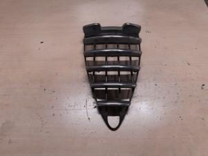 Begagnade Grill Alfa Romeo 147 (937) 2.0 Twin Spark 16V Pris € 30,00 Marginaltabell erbjuds av A.T.S. van de Wiel