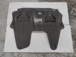 Gebruikte Beschermplaat bodem Fiat 500/595/695 1.4 T-Jet 16V 695 Prijs € 80,00 Margeregeling aangeboden door A.T.S. van de Wiel