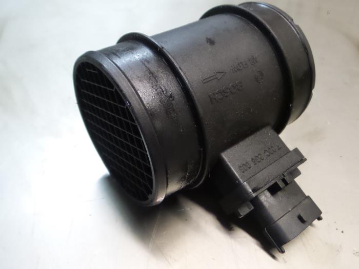 Luftflödesmätare från en Alfa Romeo Giulietta (940) 2.0 JTDm 16V 140 2013