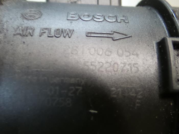 Luftflödesmätare från en Alfa Romeo Giulietta (940) 2.0 JTDm 16V 140 2013