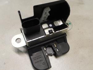 Begagnade Låsspärr, baklucka Seat Mii 1.0 12V Pris € 45,00 Marginaltabell erbjuds av A.T.S. van de Wiel