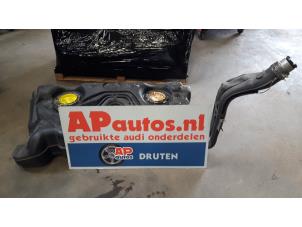 Gebruikte Tank Audi TT (8J3) 2.0 TDI 16V Quattro Prijs € 74,99 Margeregeling aangeboden door AP Auto's