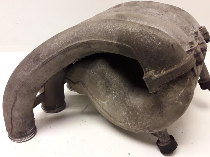 Insugsrör från en Audi A4 (B5) 1.8 20V 1997